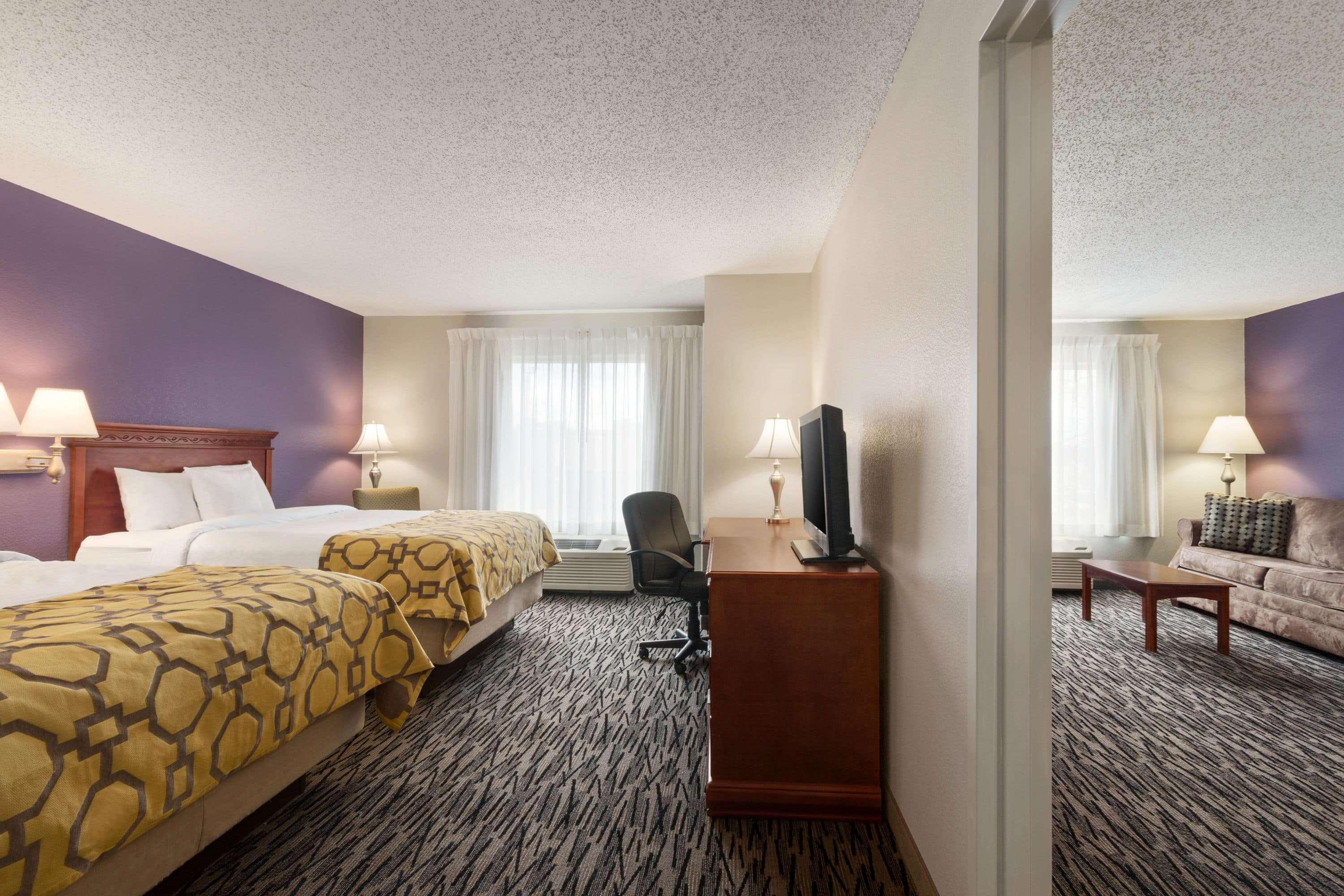 Baymont By Wyndham Springfield I-44 Hotel Exterior photo