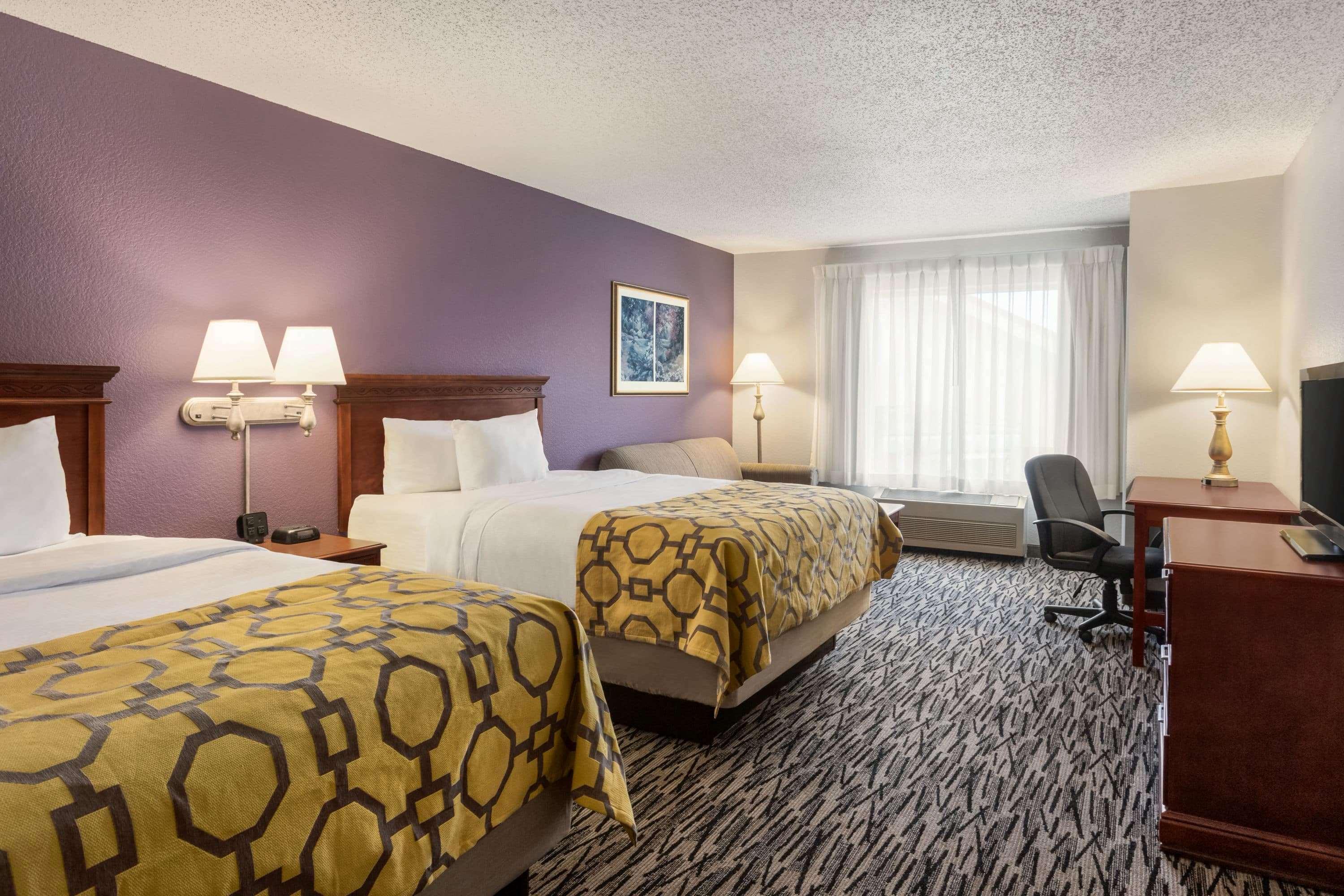 Baymont By Wyndham Springfield I-44 Hotel Exterior photo