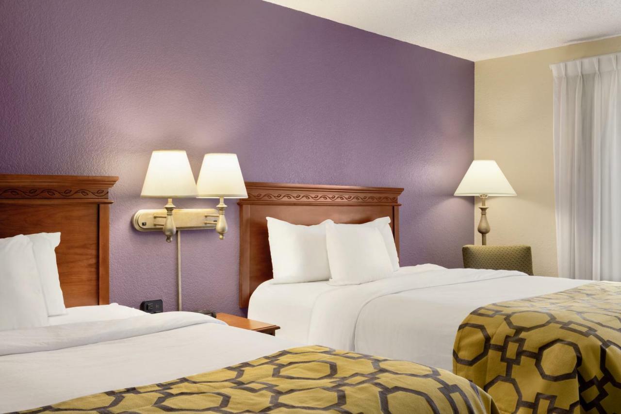 Baymont By Wyndham Springfield I-44 Hotel Exterior photo